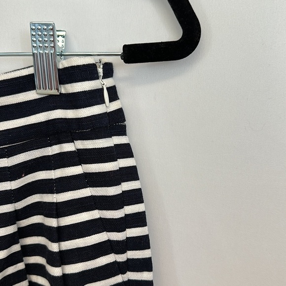 J. Crew Linen Blend Navy & White Striped Shorts Preppy, Nautical, Coastal Size 0 - Picture 4 of 7